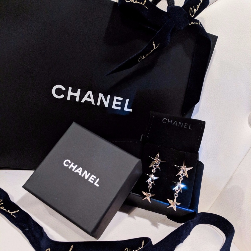 ❎SOLD❎cHANEL GOLD STAR CHAIN CC EARRINGS BN